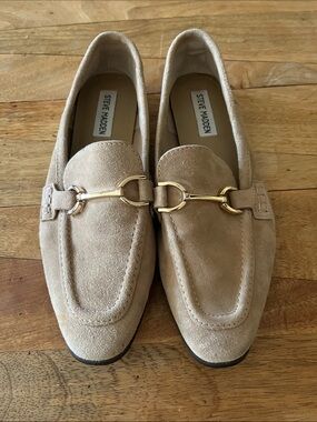 WOMENS STEVE MADDEN LIGHT BEIGE SUEDE LEATHER HORSEBIT LOAFERS SLIP ON 8 -8.5 M